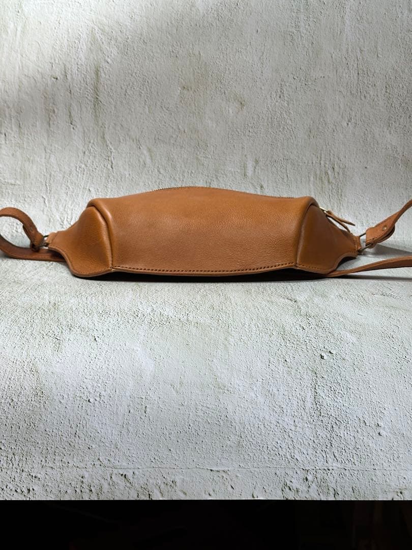 ボディーバック本革