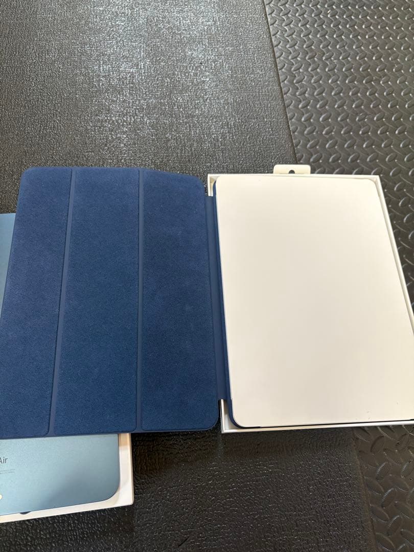 値下げました　iPad Air 5 Wi-Fi 64GB ブルー 純正カバー付き