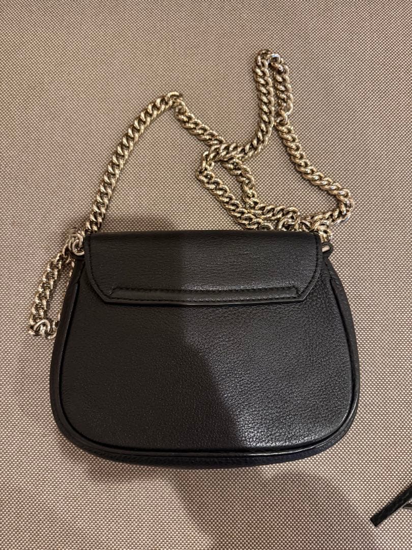 Gucci 黒レザーショルダーバッグ