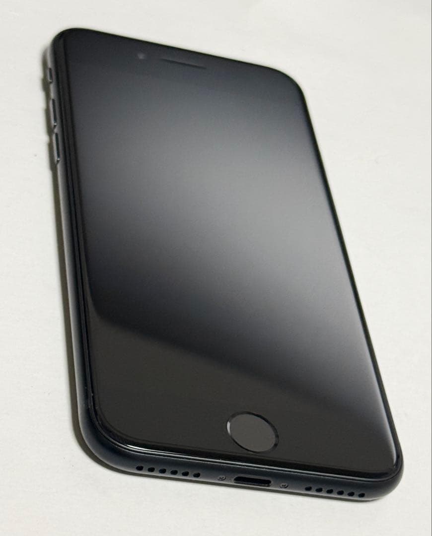 美品　バッテリー最大容量100％　iPhone SE 3 64GB SIMフリー