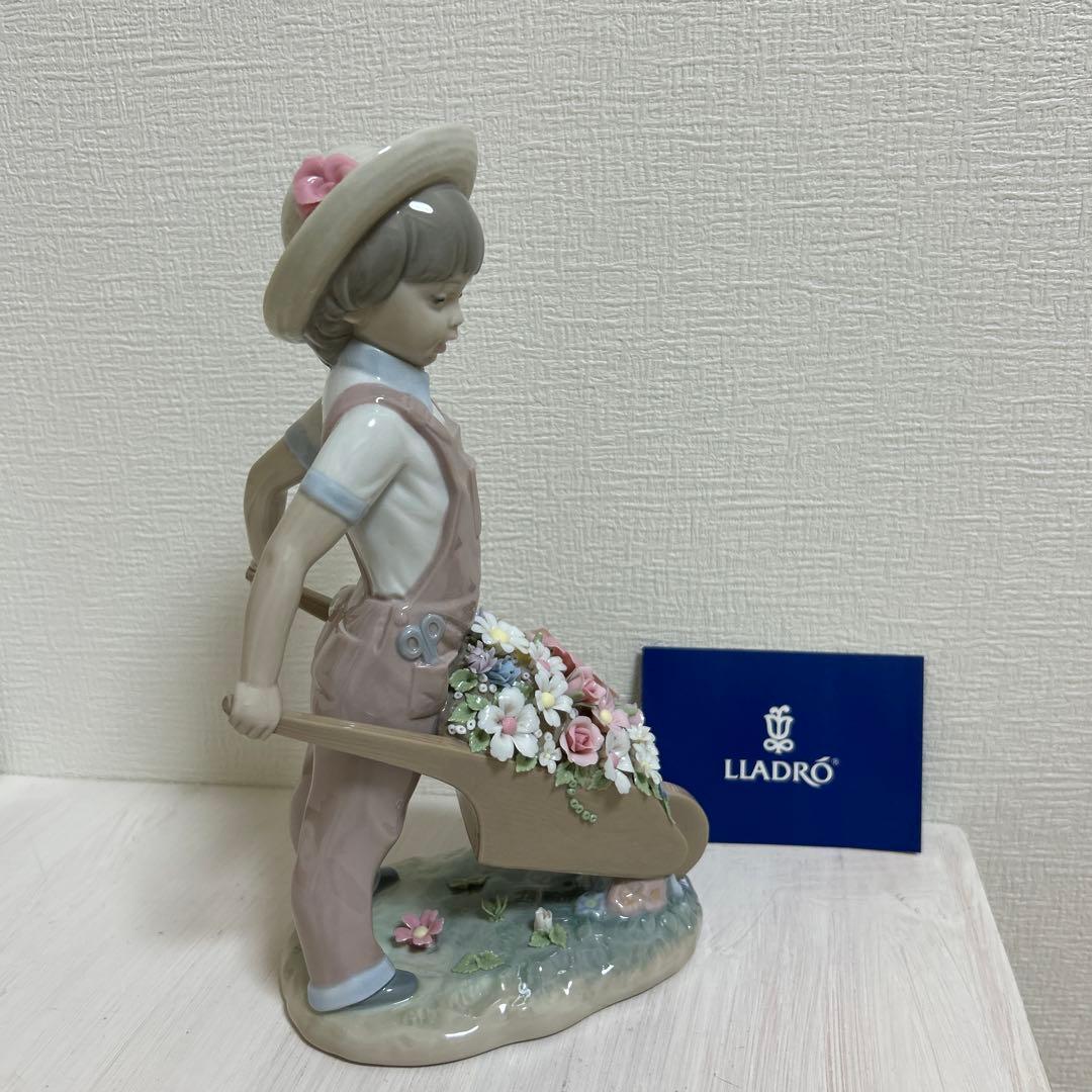 リヤドロ　LLADRO 「花車」新品！