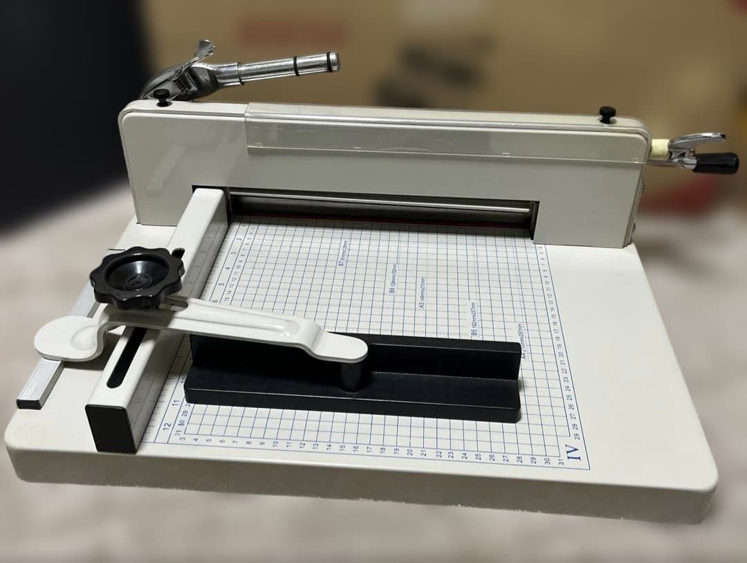 ペーパーカッター　858A4 裁断機