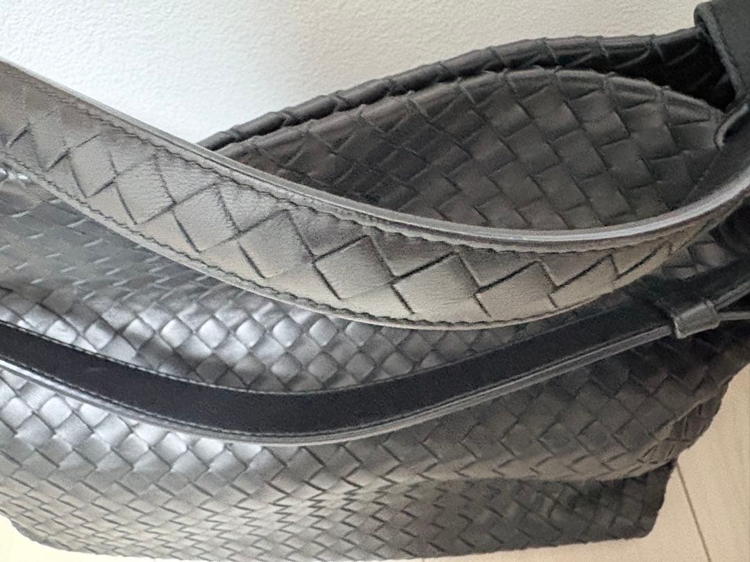 ルドルフ 『美品』BOTTEGA VENETA 編み込みレザーハンドバッグ
