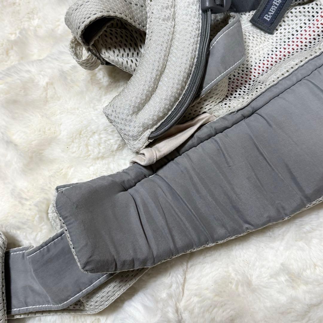 ベビービョルン　抱っこ紐　ハーモニー　メッシュ　クリーム