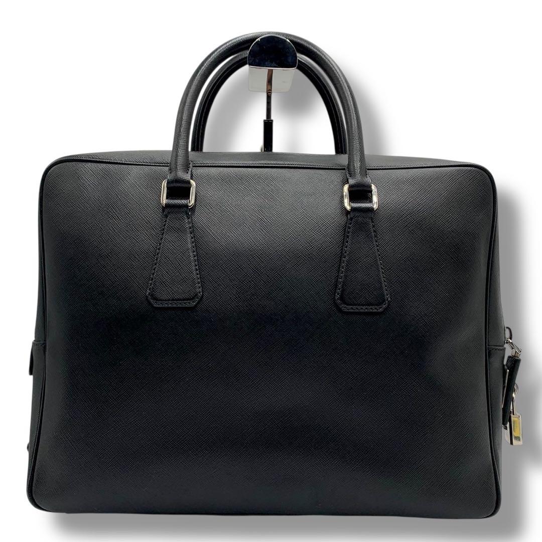 美品✨プラダ ビジネスバッグ 三角ロゴプレート サフィアーノレザー 黒 南京錠付