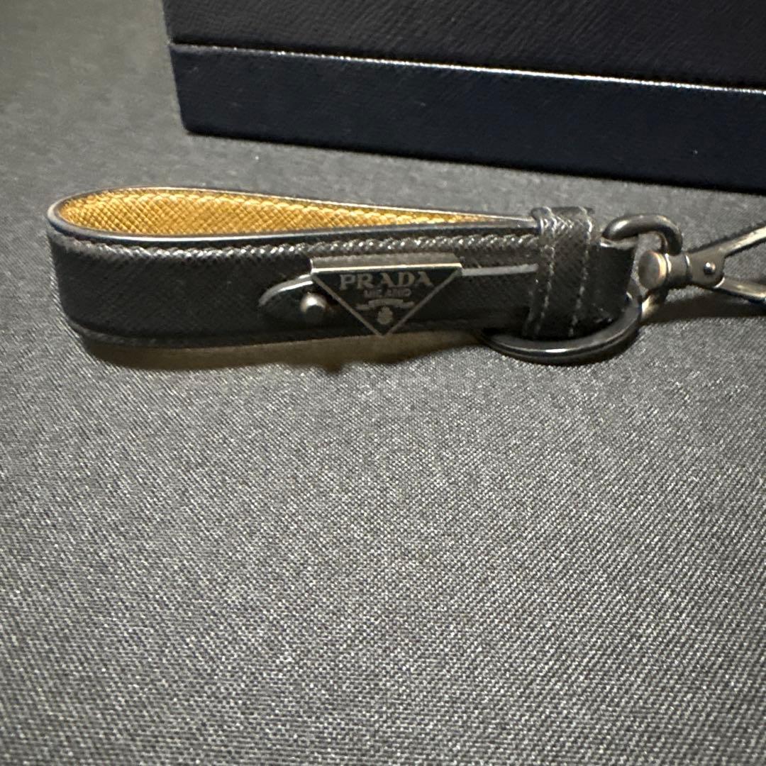 PRADA キーリング ブラック 箱付き