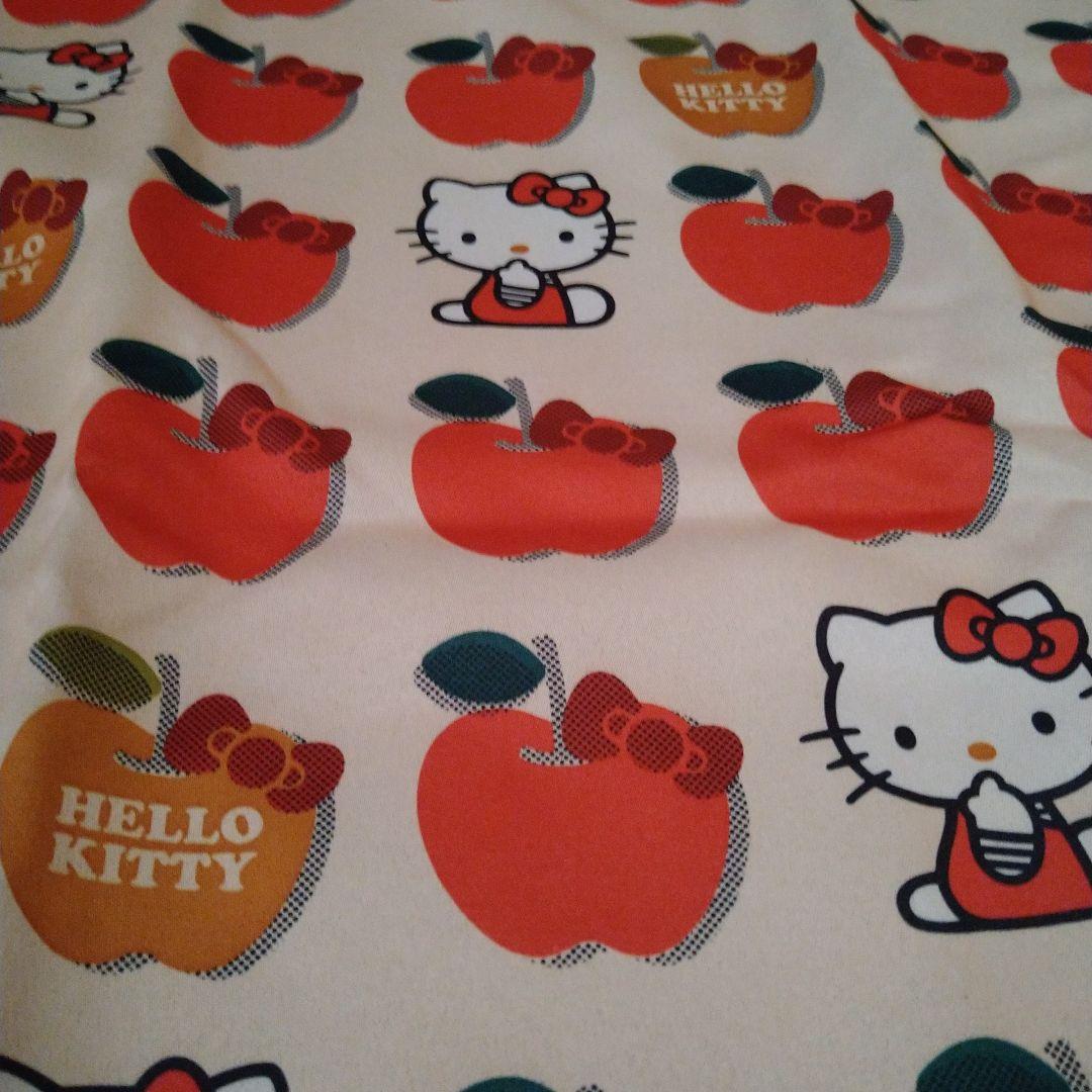 ハローキティ リンゴ　カーテン　　遮光　横向き　アップル　タッセル　りんご　寝室