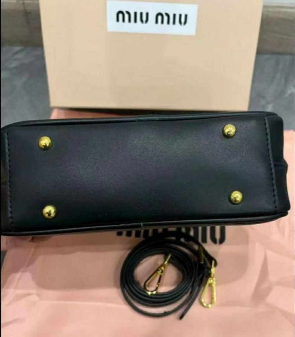 本日限定価格　ミュウミュウ　ハンドバッグ　ショルダーバック　ブラック