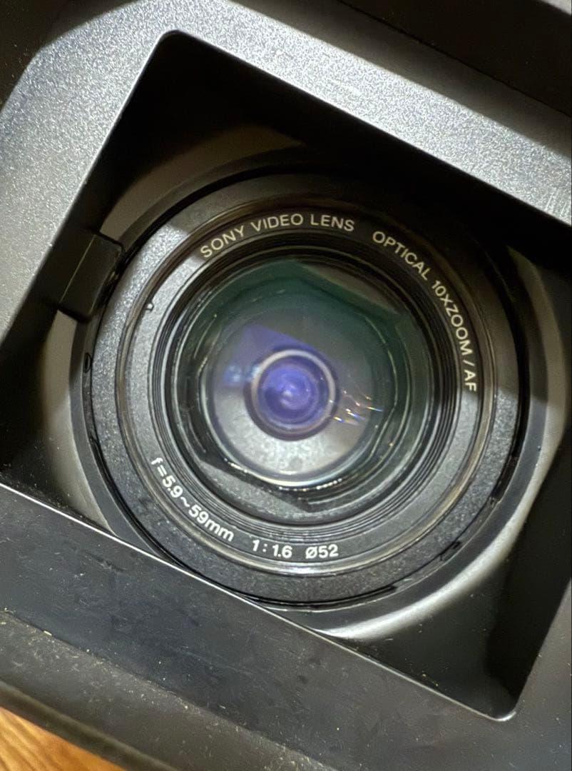 SONY DCR-VX2000 ビデオカメラ 動作品／充電器・バッテリー3個