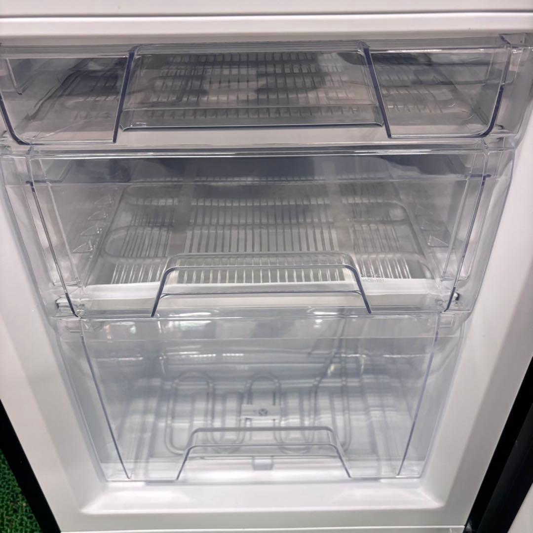 772 2024年製　冷蔵庫　小型　一人暮らし　極美品　100L〜200L 格安