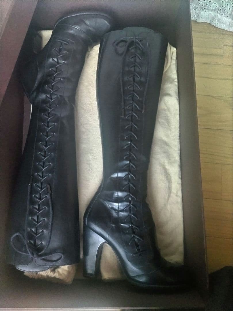 ルイ・ヴィトン LOUIS VUITTON ロングブーツ　レースアップブラック