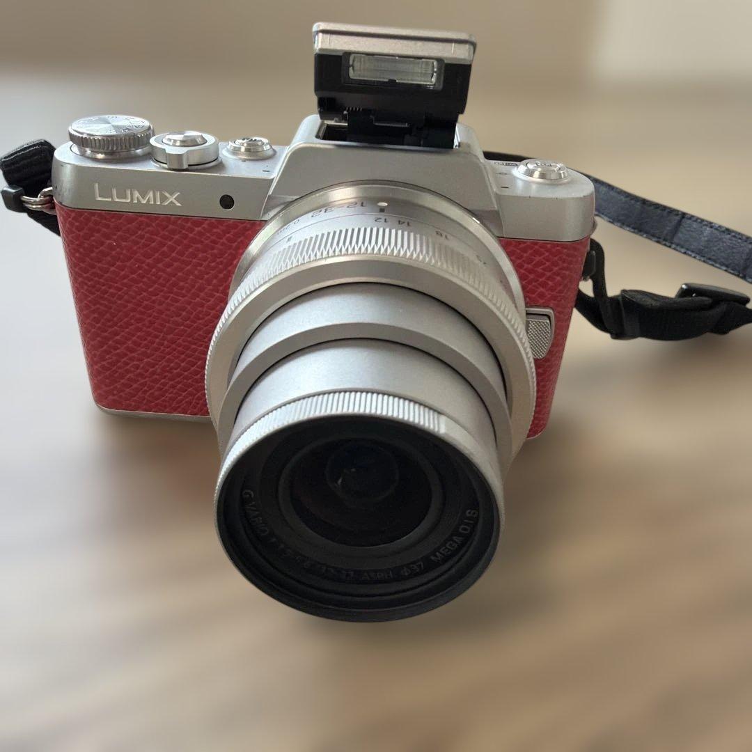 LUMIX G DMC-GF7W ダブルズームレンズキット　ミラーレス一眼