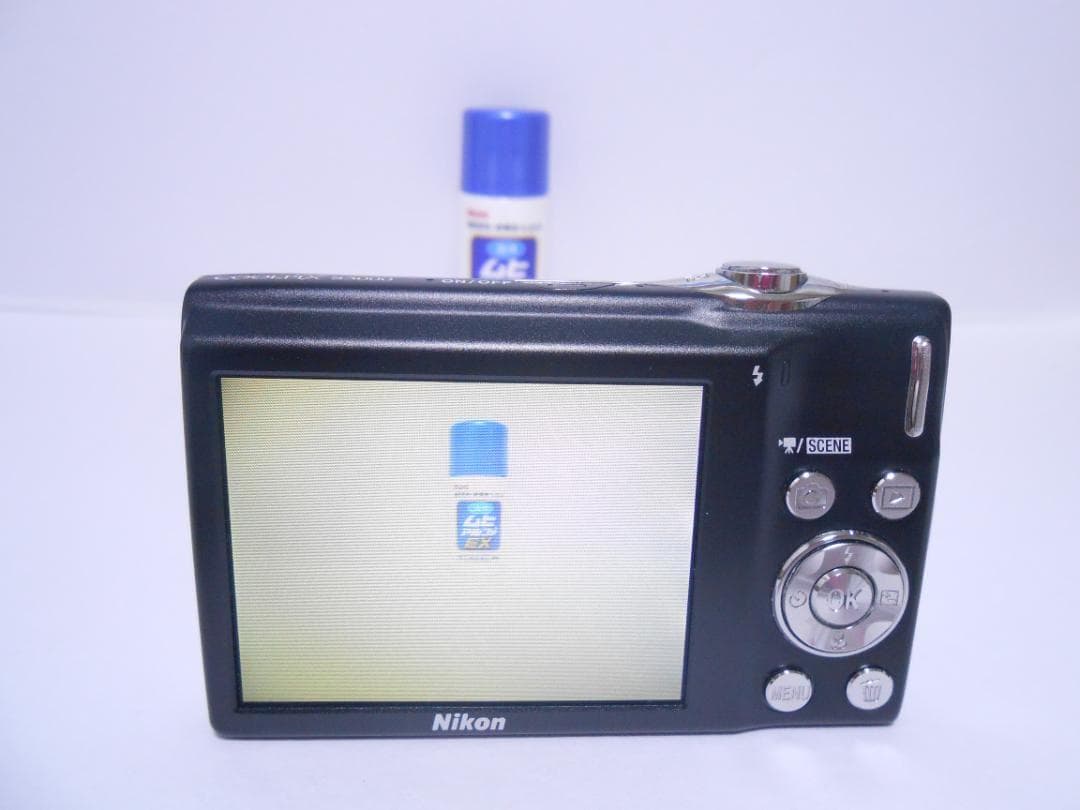 【お値下げ歓迎・美品】　Nikon COOLPIX S3000 シルバー