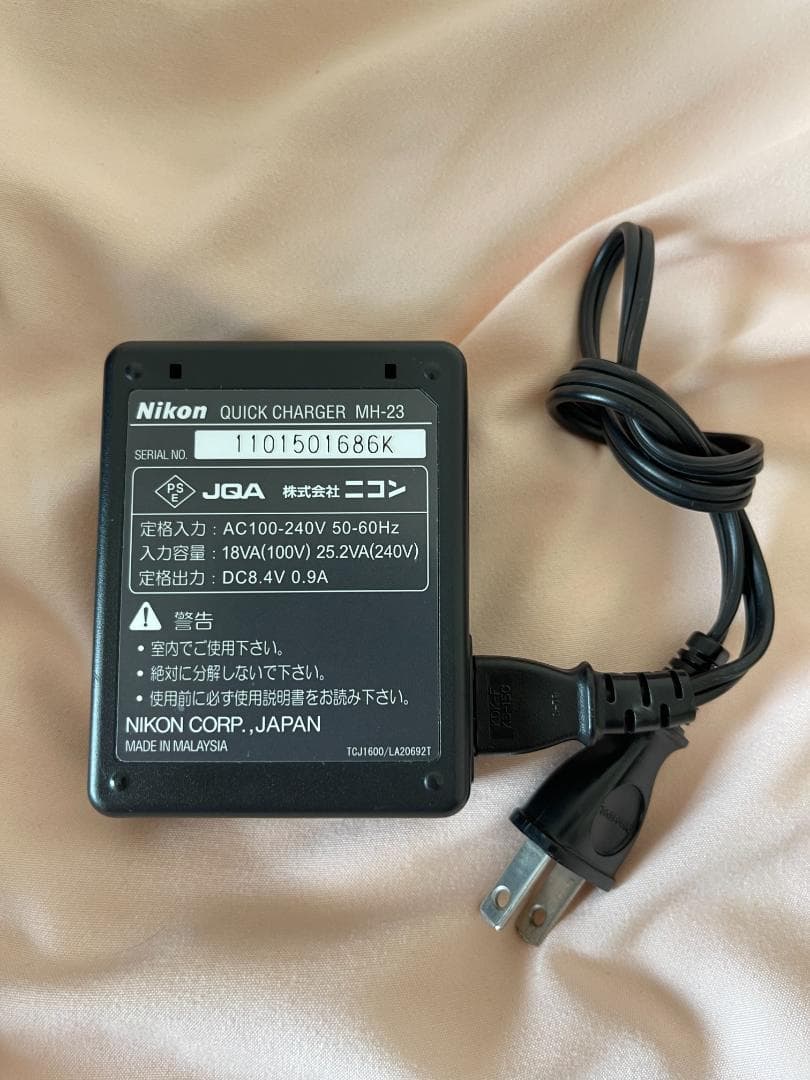 Nikon D3000 / AF-S 18-70mm レンズセット 中古