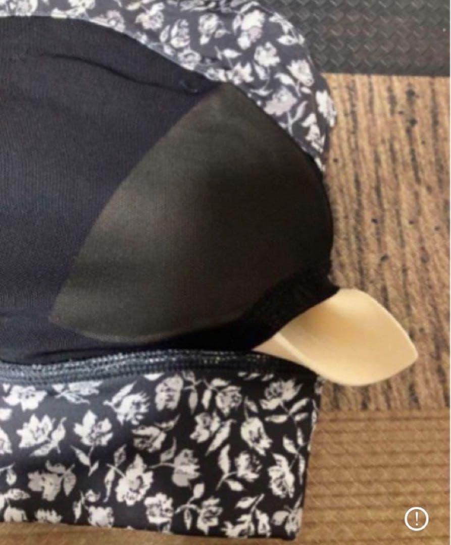 新品　emmi yoga エミヨガ　ヨガウェア　ブラック　花柄　バラ？　S