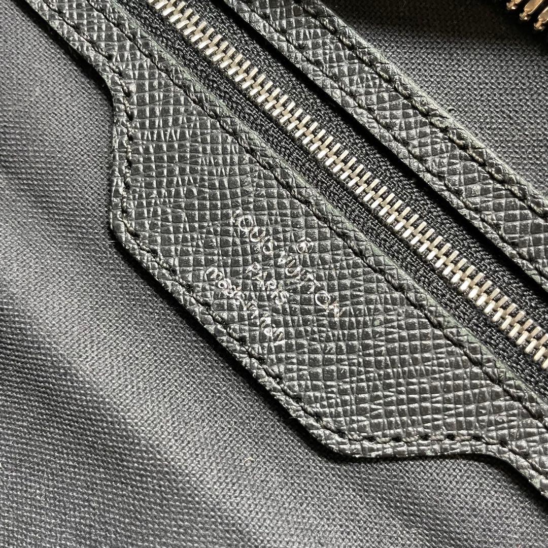 ぽ*け様 Louis Vuitton タイガ・イゴール・ブリーフケース　ビジネス