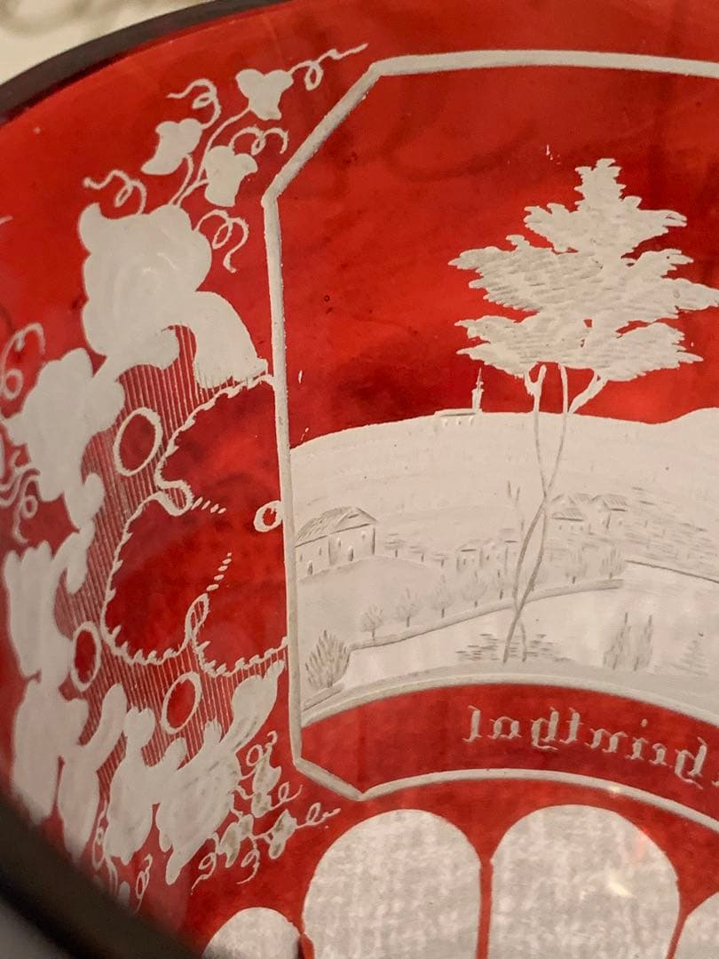 ボヘミアガラス　アンティーク19世紀後半　細密にカットされた風景画が素敵です！