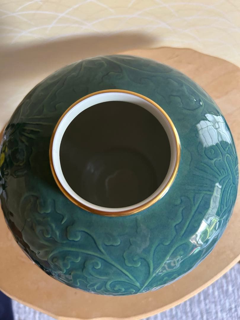 深川製磁　花瓶　牡丹彫刻