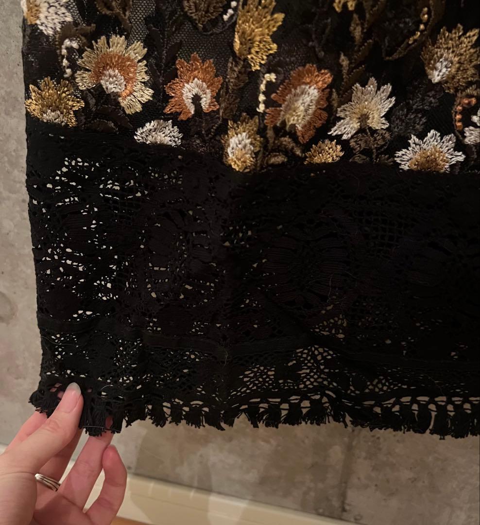 LOKITHO 花柄刺繍ワンピース