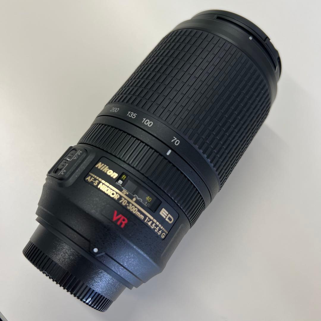 美品★AF-S VR Zoom-Nikkor 70-300mm フィルター2枚付