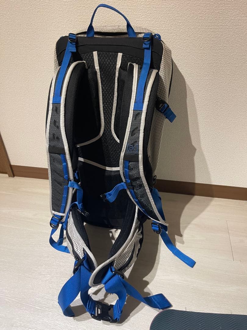 Burton [ak] インクライン 20L バックパック