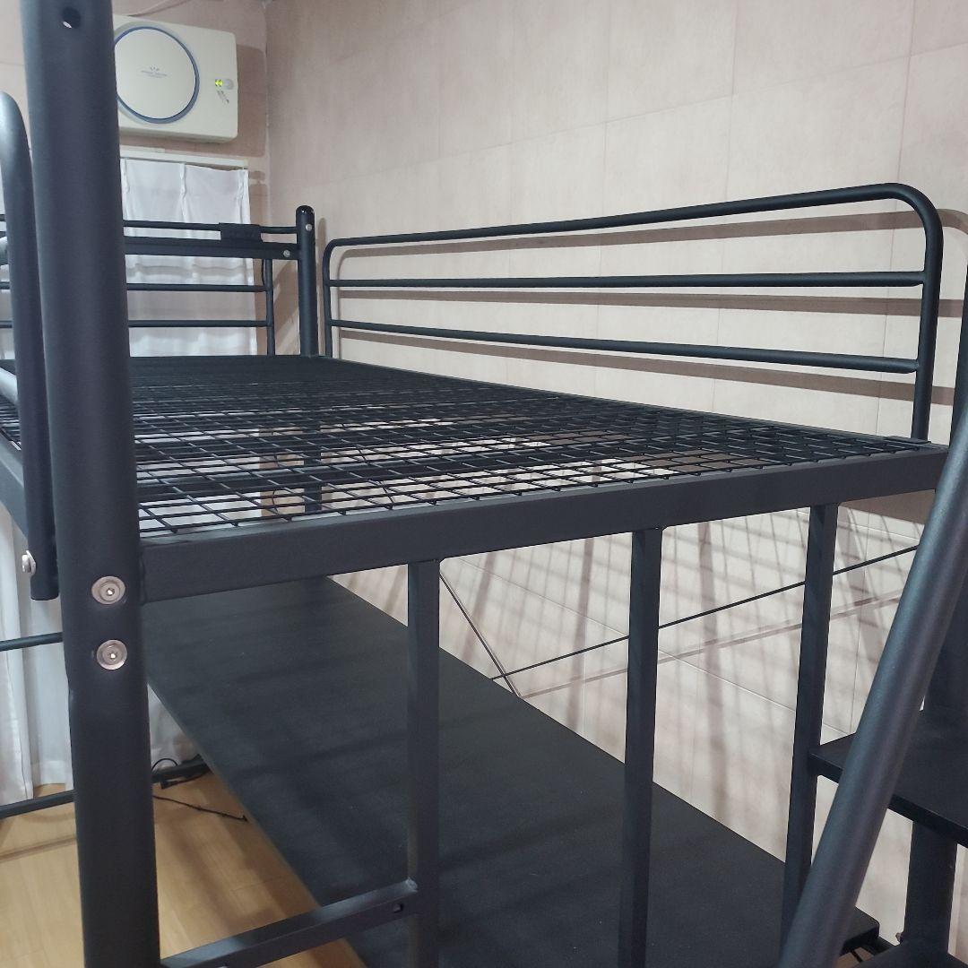 階段付きブラックロフトベッド スチール製 説明文を読んで下さい
