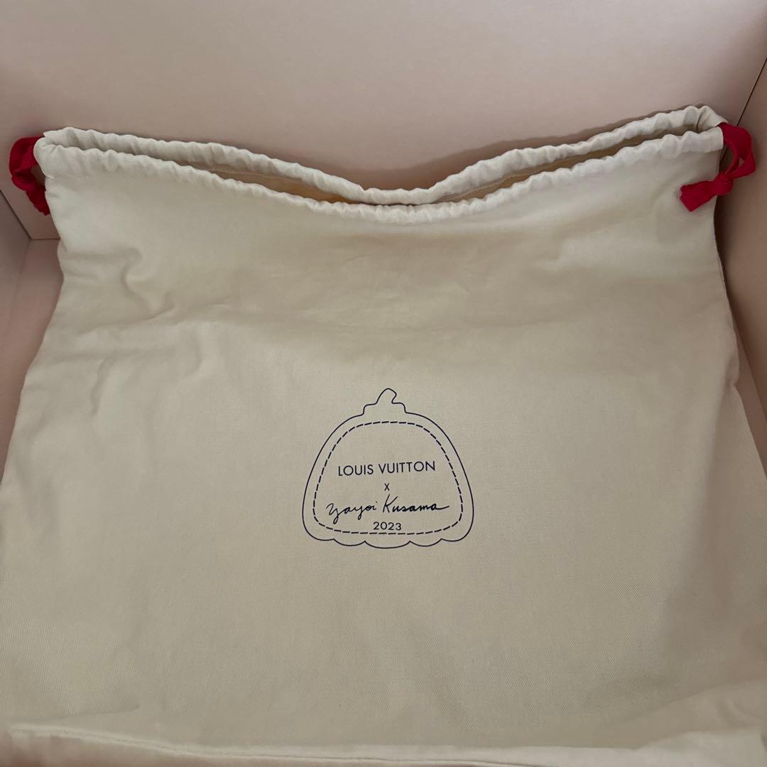 ルイヴィトン✖️草間彌生　ノエ　ショルダーバック