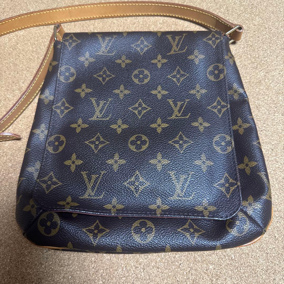 ルイヴィトン　LOUIS VUTTON ショルダーバッグ