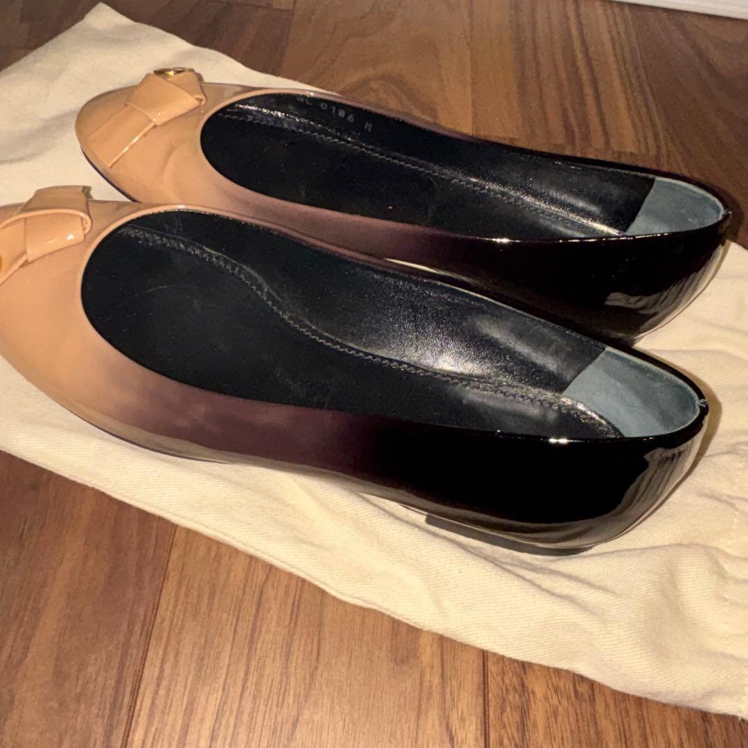 LOUIS VUITTON エナメル フラットシューズ