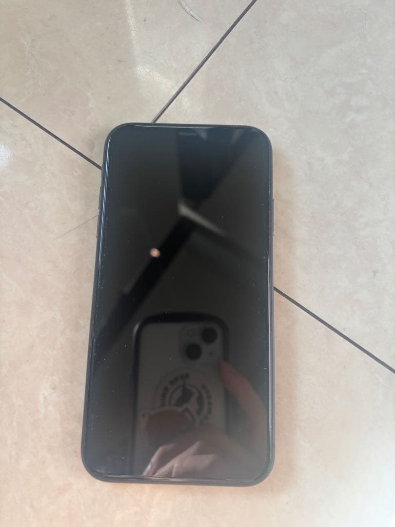 Apple iPhone 11 ブラック 本体　128GB