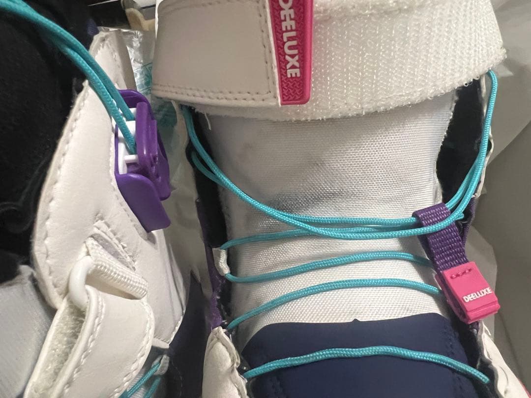 女性用スノーボードブーツ DEELUXE ホワイト/パープル