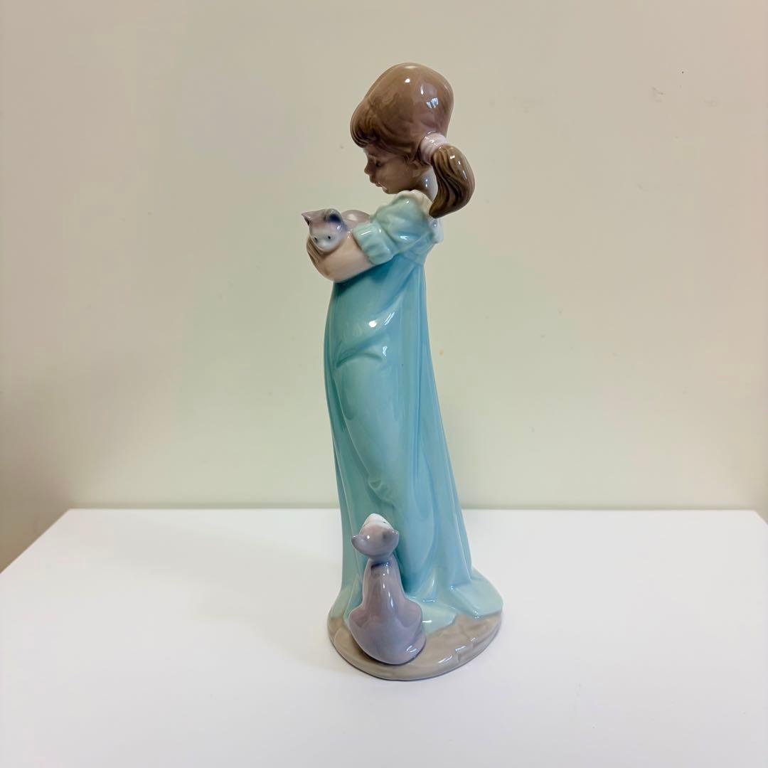 少女と猫「私のことも忘れないで」LLADRO フィギュリン