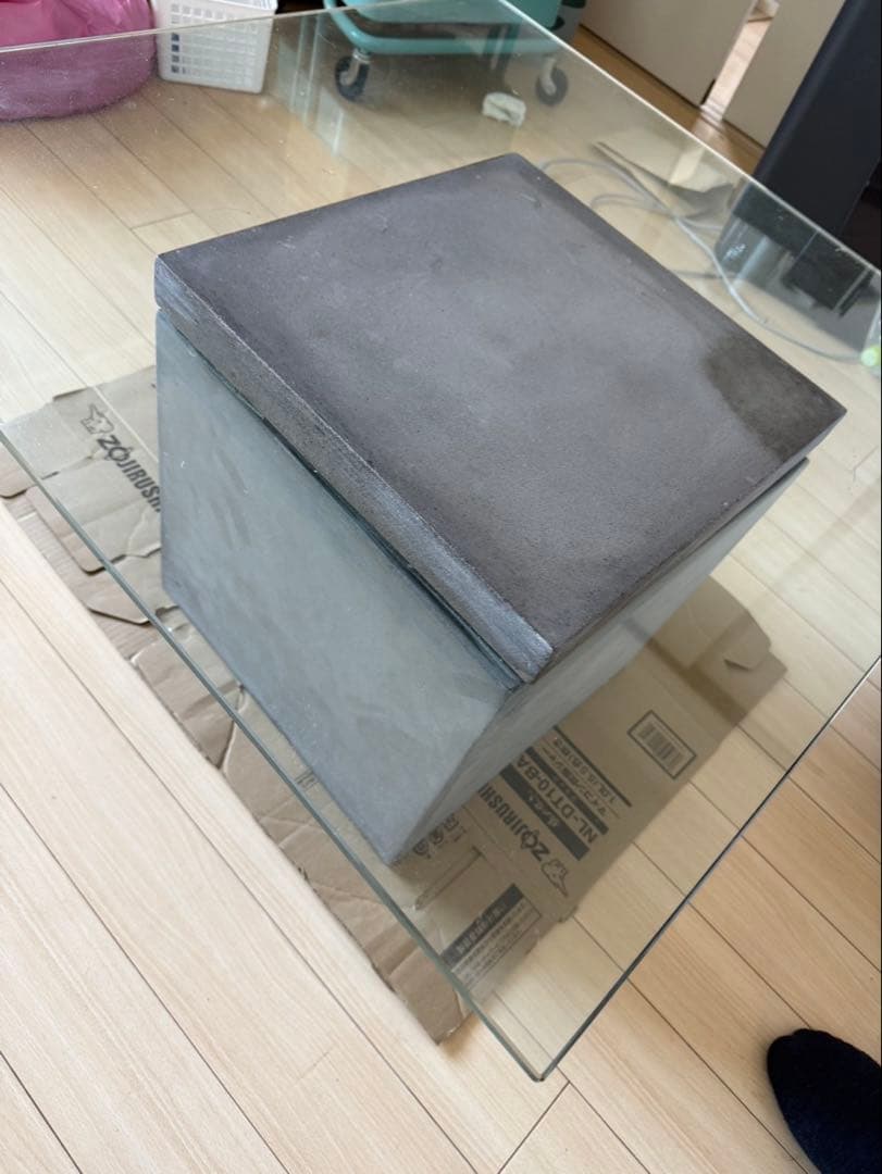 ガラスコンクリートセンターテーブル