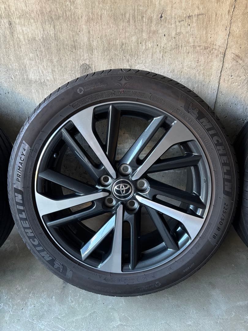 aoki カローラクロス純正ホイールとタイヤのセット 225/50 R18