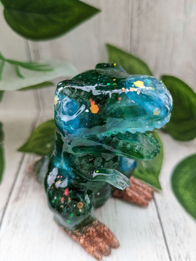 【skygray】スーパーセブンの恐竜ちゃん形オルゴナイト☆他３点