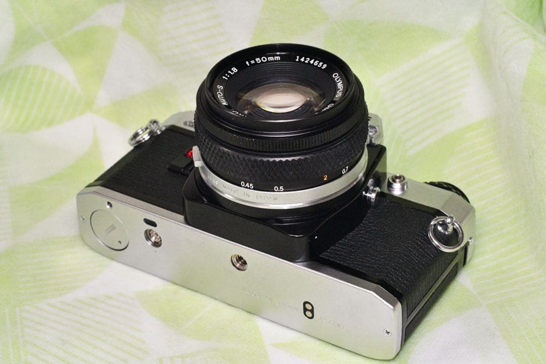 《極美品》OLYMPUS OM10+標準レンズ+付属品多数　a409