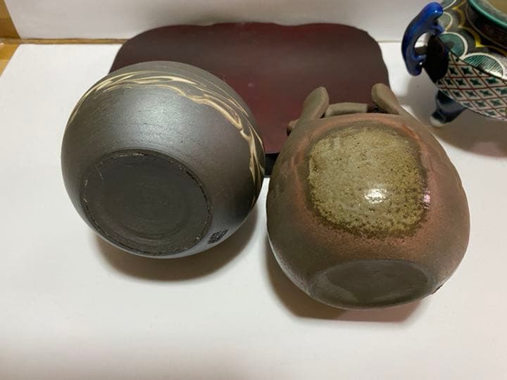 陶芸品置物　角福1点　他2点（台座付き）