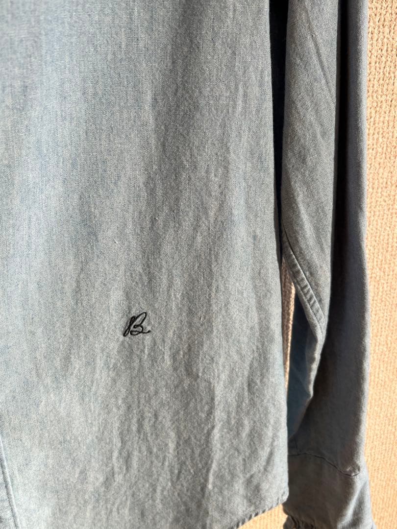 マディソンブルーフリルシャツ、水色です。サイズ1です