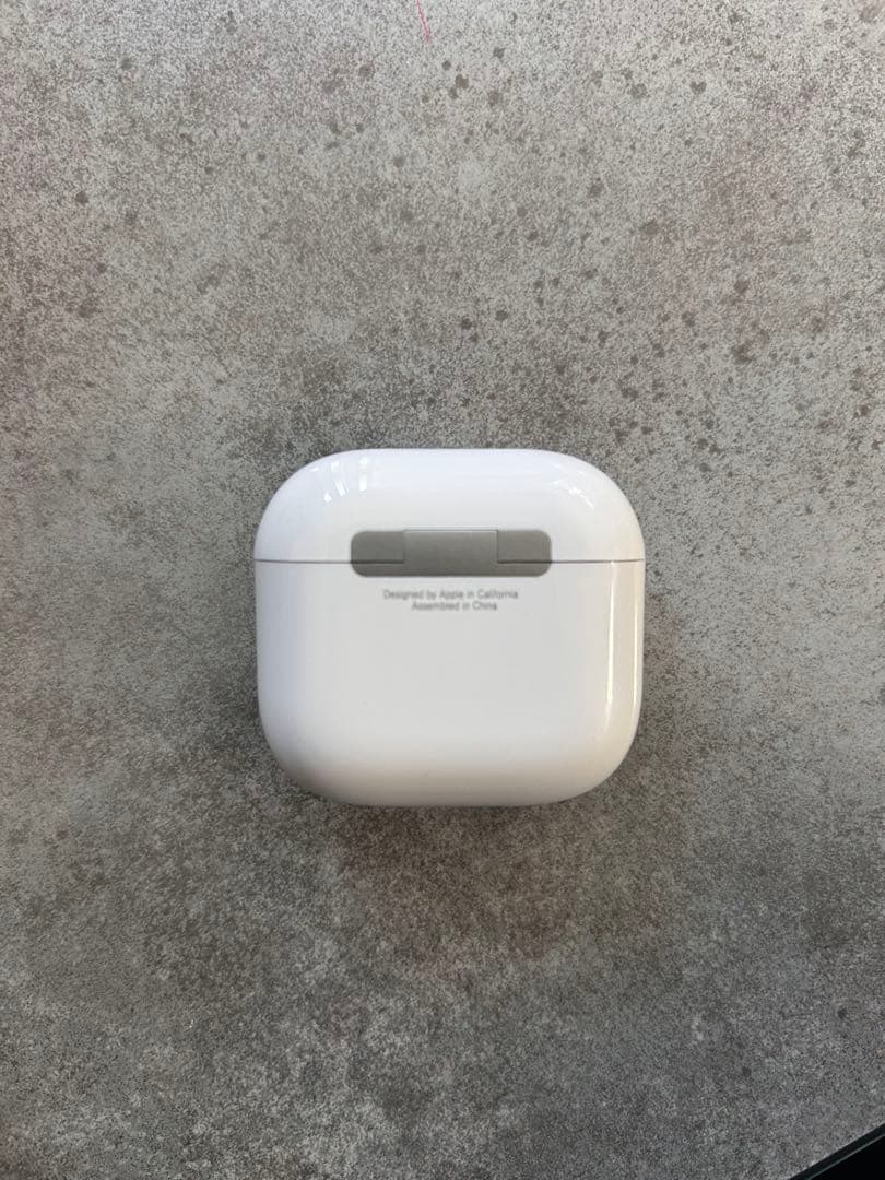 AirPods 第4世代 本体 ホワイト 充電ケース付き