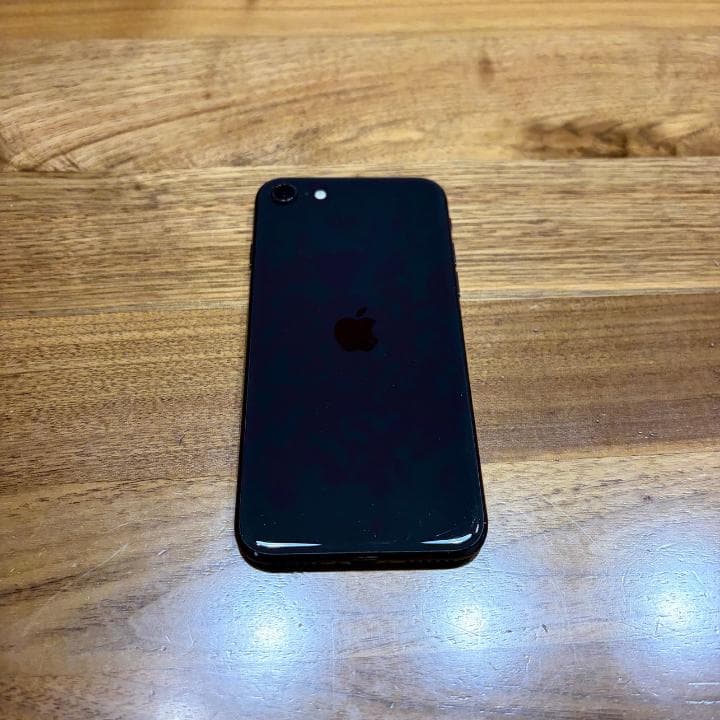 iPhone SE (第2世代)　ブラック 64GB