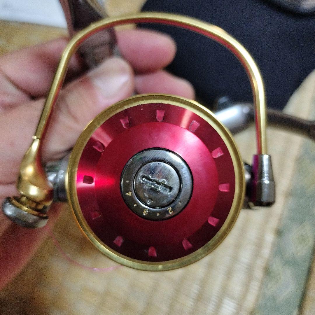 DaiwaトーナメントISOZ-3000LB　替えスプール2個・ケース付き