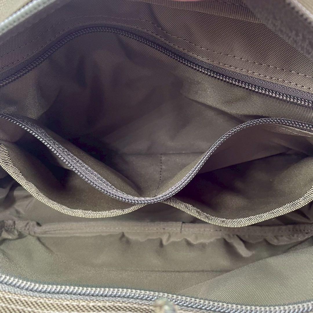 極美品　ブリーフィング　ショルダーバッグ　ナイロン　多機能収納　オリーブ