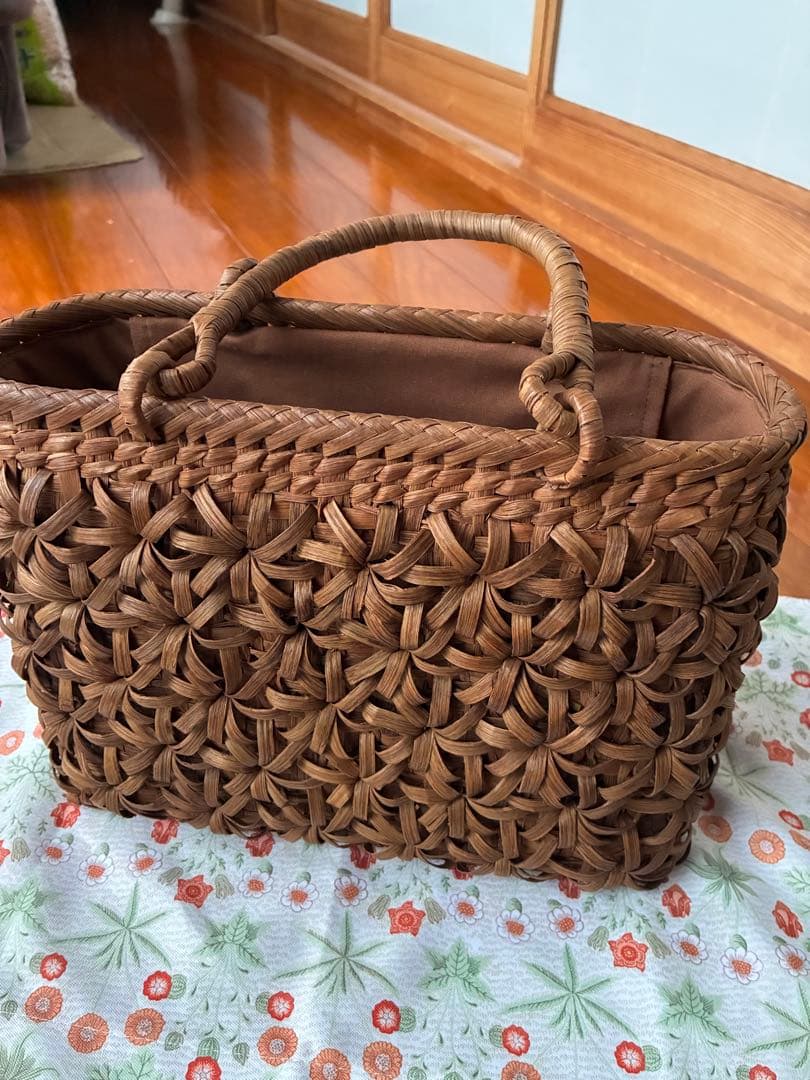 山葡萄かごバッグ　立体花　お値下げ！！