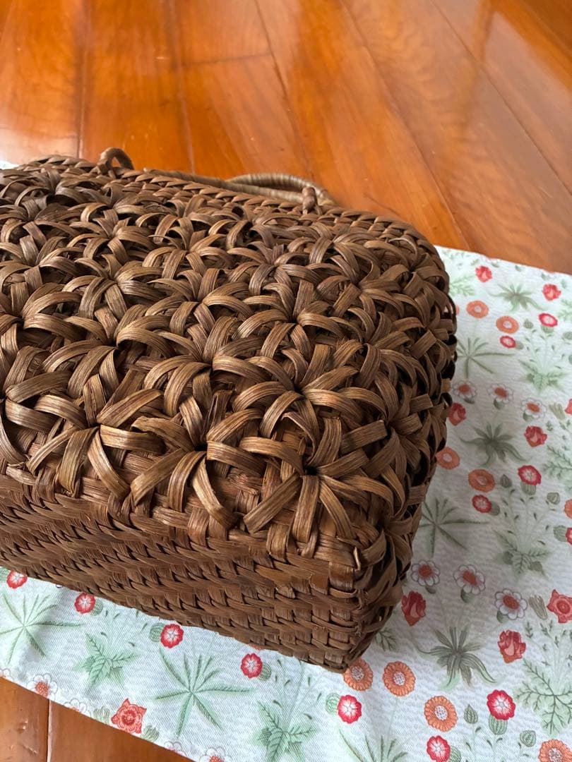 山葡萄かごバッグ　立体花　お値下げ！！