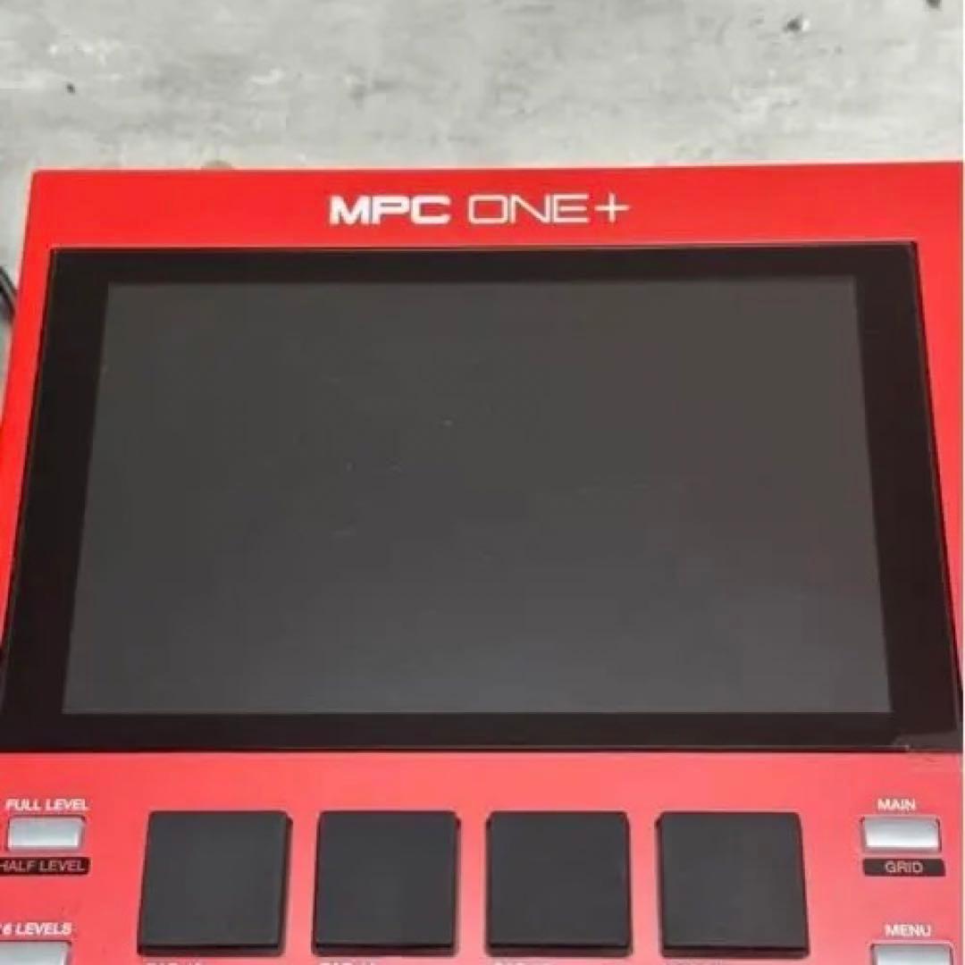 AKAI MPC ONE+ 赤