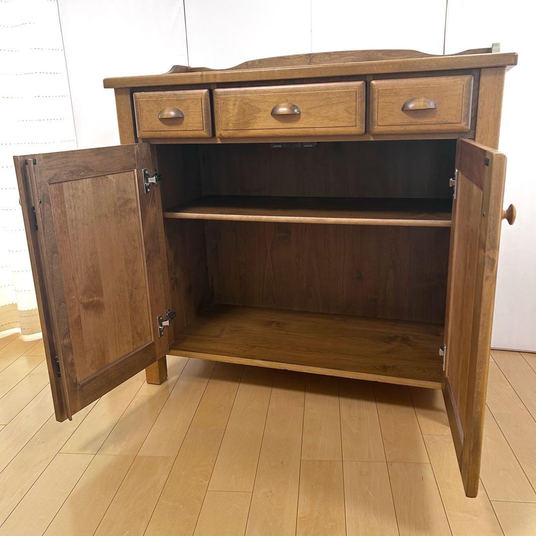 カントリー キャビネット インテリア　英国調　アンティーク　サイドボード　棚