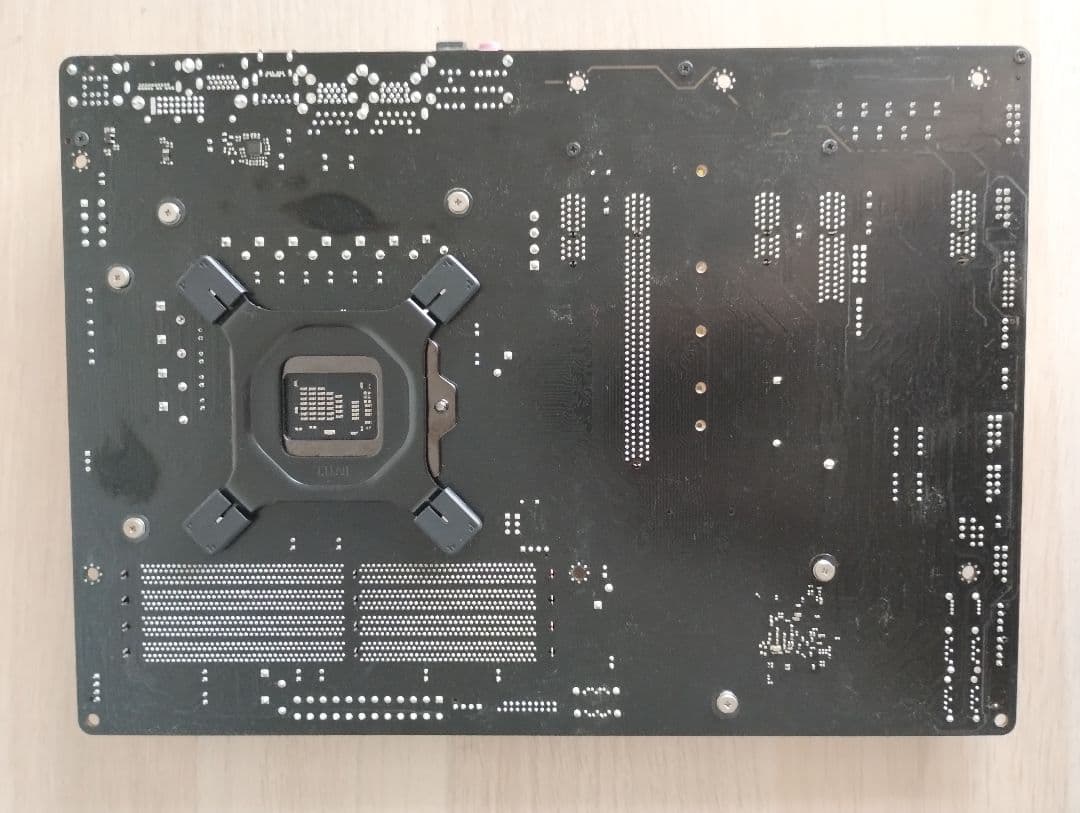 CPU： i7-6700K、MB：ASRock H170 PERFORMANCE