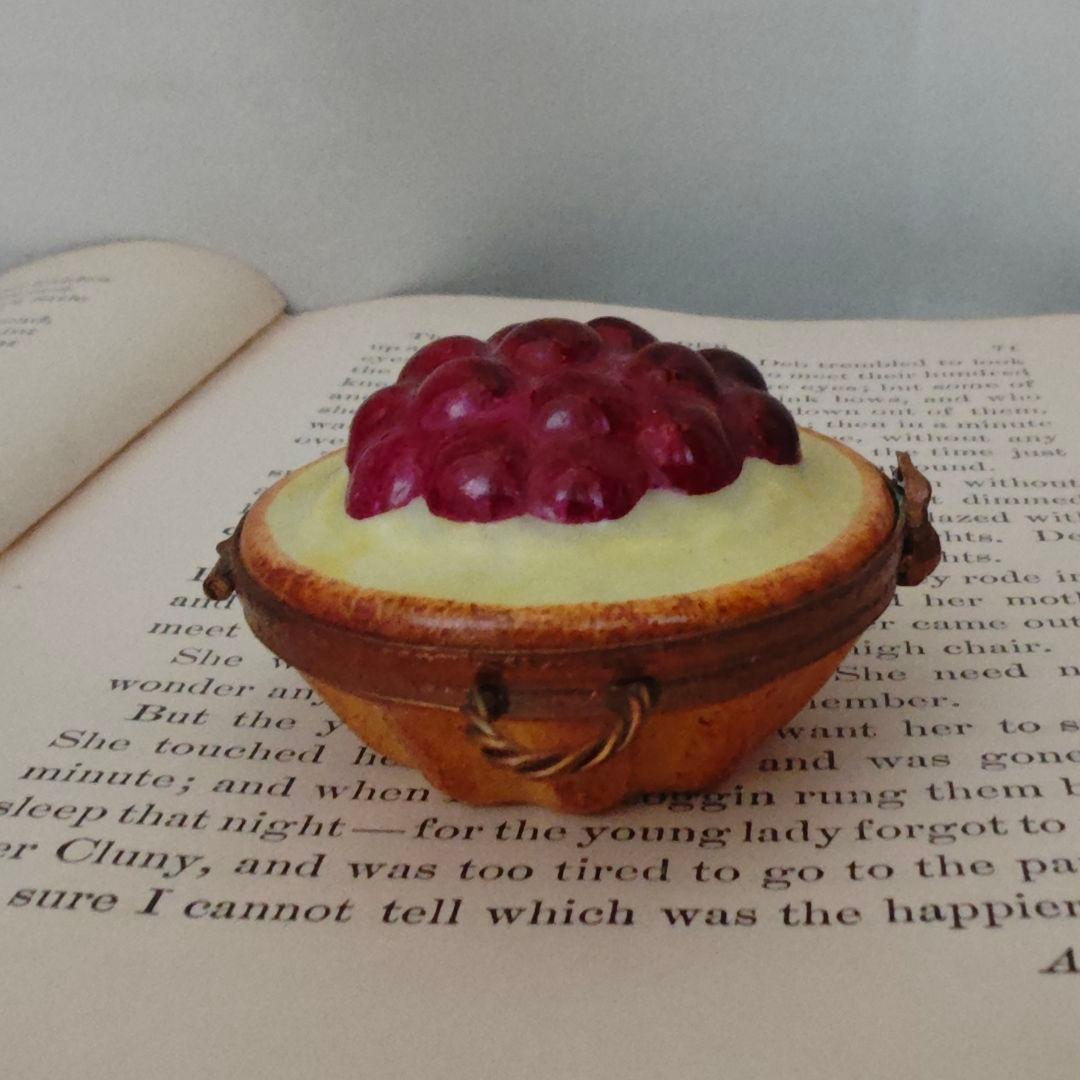 リモージュボックス　ベリータルト　フランス製　陶器　小物入れ　ミニチュア