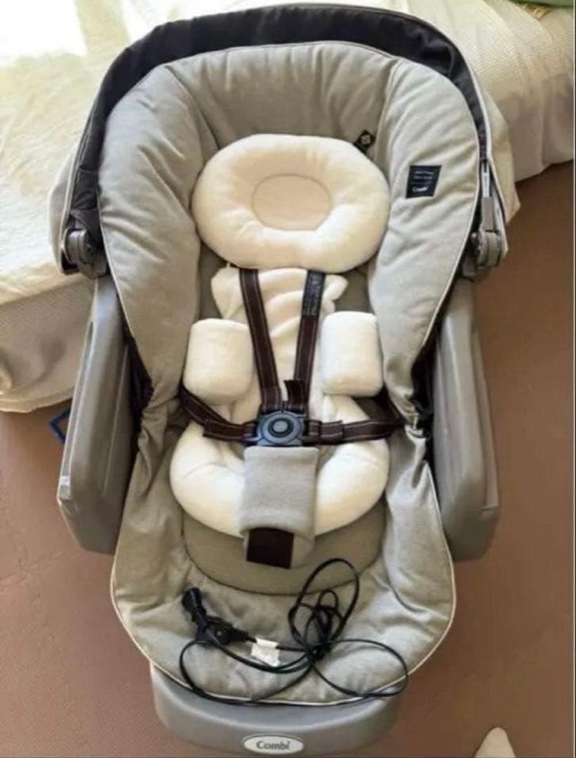 付属品欠品なし　コンビ　ネムリラ AUTO SWING BEDi EG