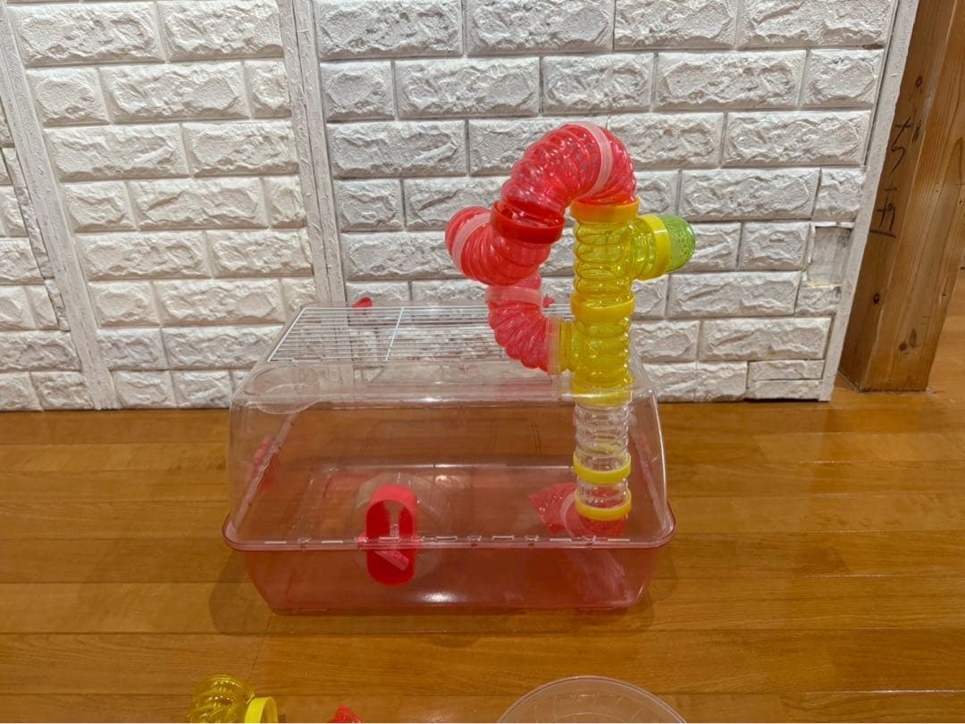 小動物用クリアケージ ホイール、ヒーター、トイレ、餌入れ、パイプ付き